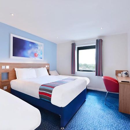 Travelodge London Richmond Central Exteriör bild