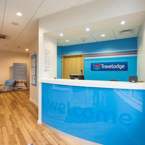 Travelodge London Richmond Central Exteriör bild