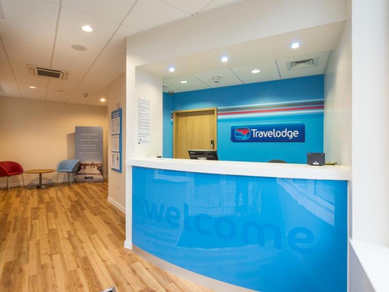 Travelodge London Richmond Central Exteriör bild
