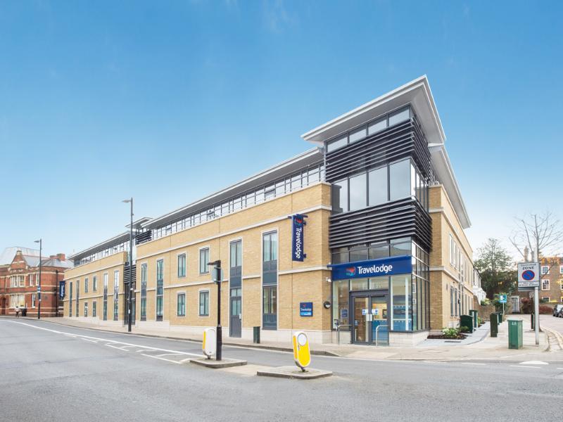 Travelodge London Richmond Central Exteriör bild